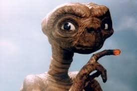 E.T l'extre-terrestre